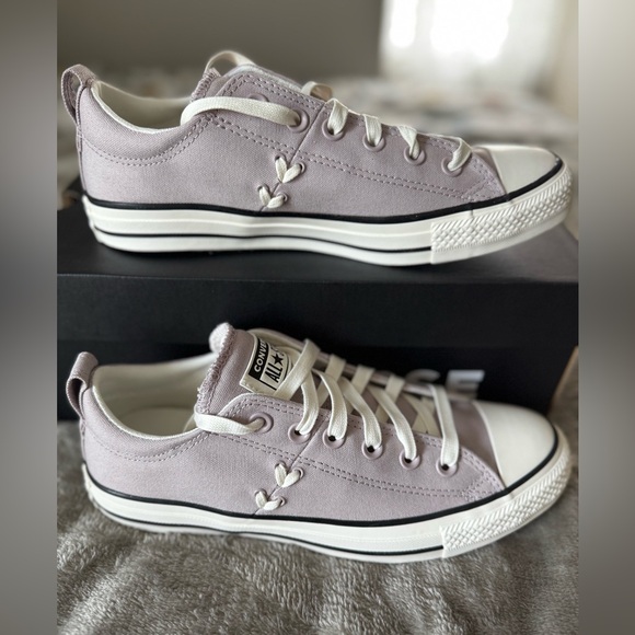Converse Chuck Taylor All Star Madison Women's Lilac Sneakers; Size9; New in Box - Picture 3 of 5
